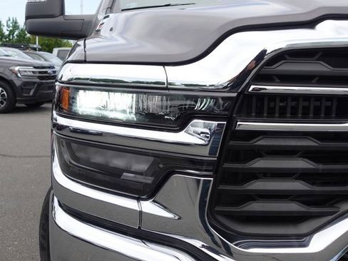 Used 2025 RAM 2500 Big Horn AWD/4WD image 3