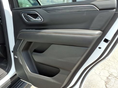 Used 2023 GMC Yukon SLT RWD image 13