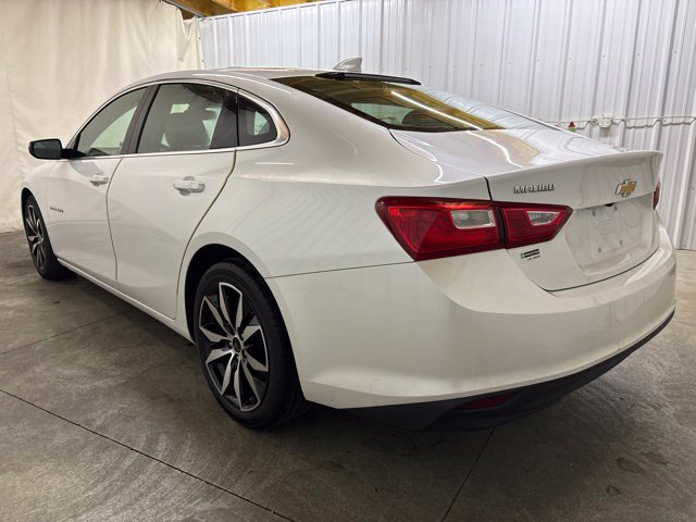 Used 2018 Chevrolet Malibu LT w/ Leather Package FWD image 7