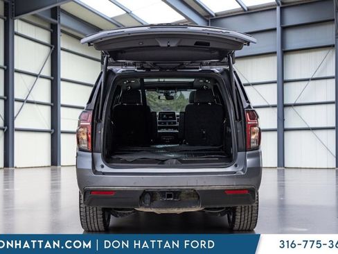 Used 2022 Chevrolet Tahoe RST w/ Luxury Package AWD/4WD image 30