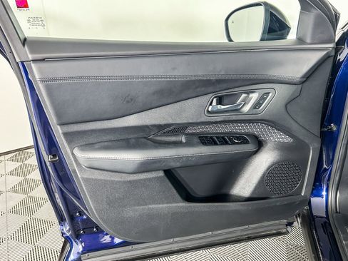 Certified 2025 Nissan Ariya AWD image 21