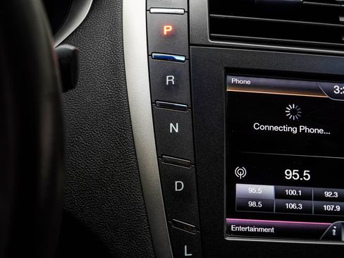 Used 2016 Lincoln MKZ Hybrid w/ Equipment Group 600A Reserve FWD image 22