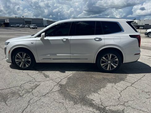 Used 2022 Cadillac XT6 Premium Luxury w/ Technology Package FWD image 6