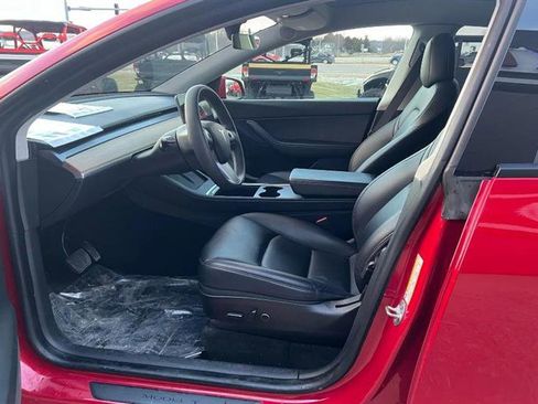 Used 2022 Tesla Model Y Long Range image 9