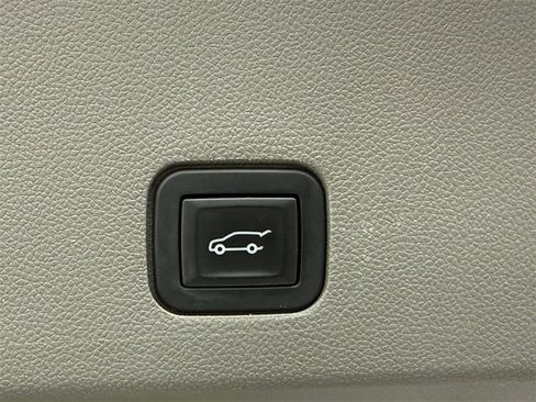 Used 2020 Cadillac XT6 Premium Luxury image 19