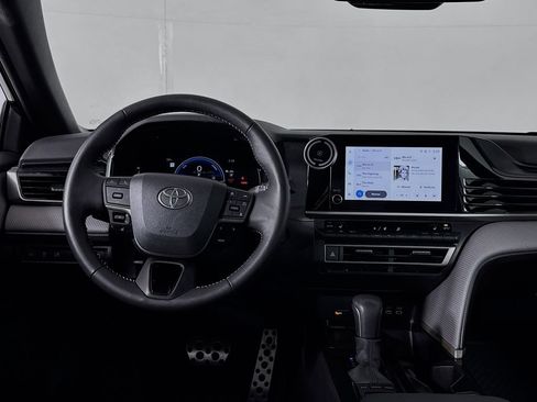 Used 2025 Toyota Camry SE w/ Convenience Package AWD/4WD image 12