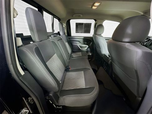 Used 2024 Nissan Titan SV w/ SV Convenience Package image 11