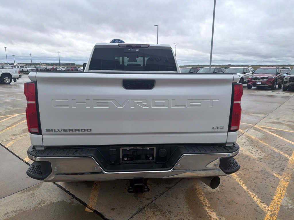 Used 2024 Chevrolet Silverado 2500 LTZ w/ LTZ Plus Package AWD/4WD image 6