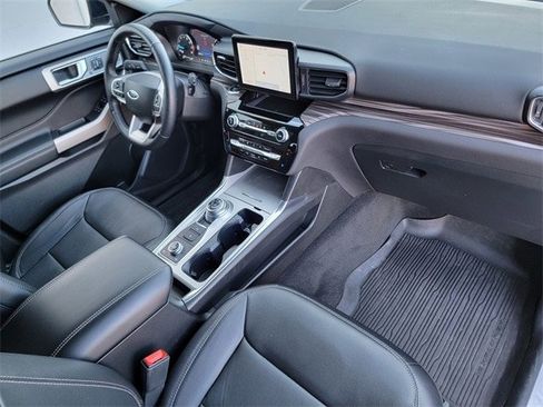 Certified 2022 Ford Explorer Limited w/ Equipment Group 301A image 26