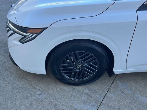 New 2026 Nissan Sentra SV w/ SV Convenience Package FWD image 9