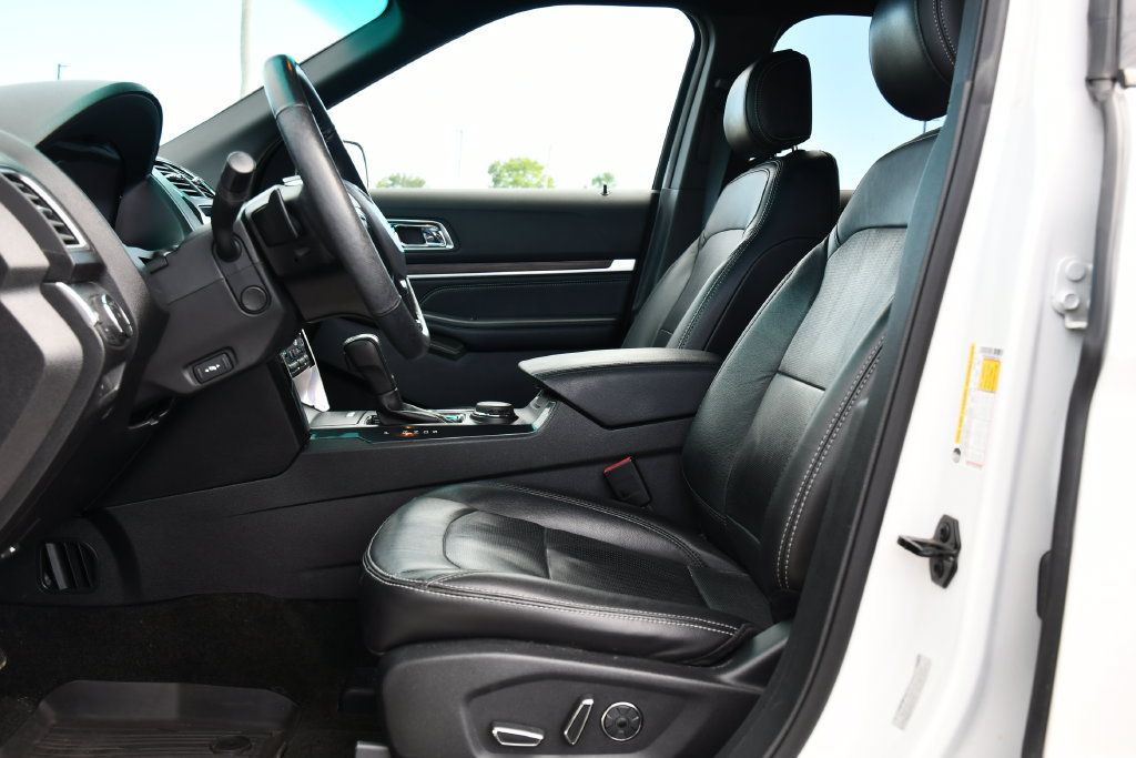 Used 2017 Ford Explorer Limited w/ Equipment Group 301A AWD/4WD image 15