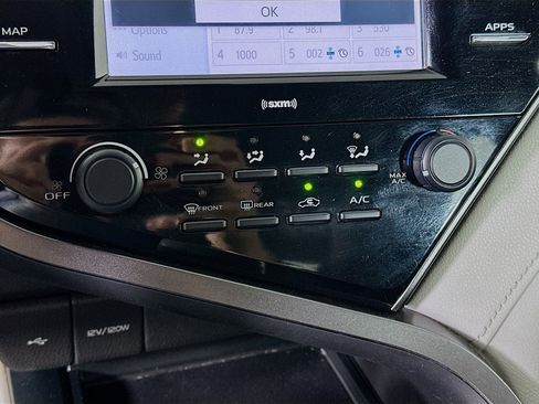 Used 2020 Toyota Camry LE image 24