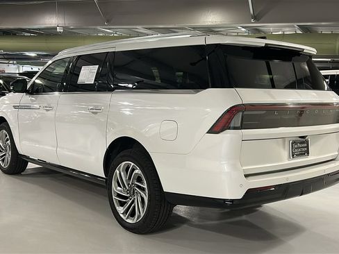 Used 2026 Lincoln Navigator L Reserve AWD/4WD image 6