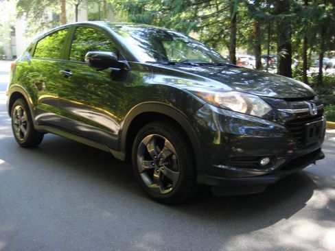 Used 2018 Honda HR-V EX image 4