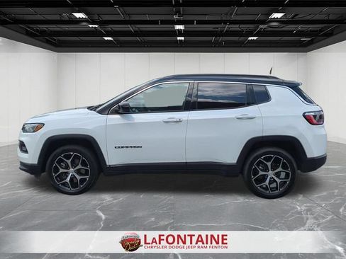 Used 2024 Jeep Compass Limited AWD/4WD image 2