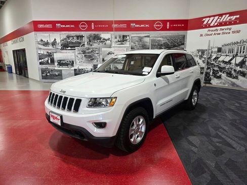 Used 2016 Jeep Grand Cherokee Laredo w/ Quick Order Package 23E AWD/4WD image 10