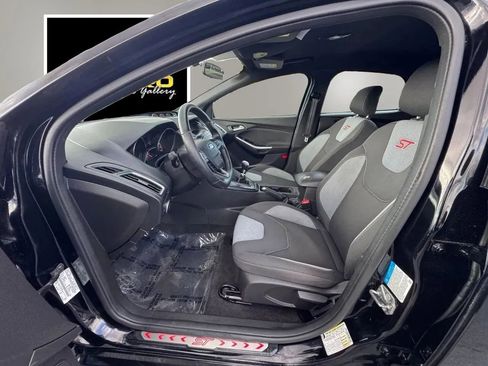Used 2018 Ford Focus ST image 9