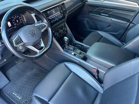Used 2020 Volkswagen Atlas Cross Sport SEL image 7