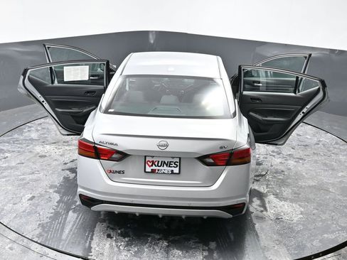 Used 2024 Nissan Altima 2.5 SV image 70
