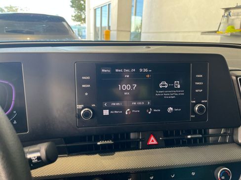 Used 2025 Kia Sportage LX image 21