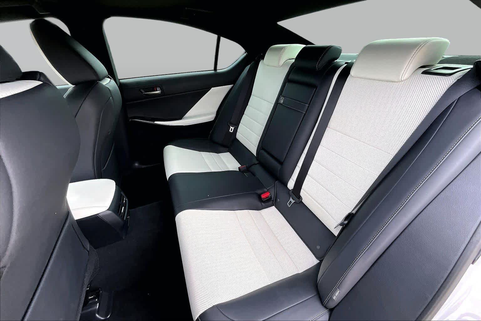 Used 2026 Lexus IS 350 F Sport w/ Technology Package RWD image 19