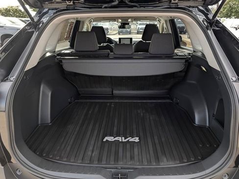 Used 2025 Toyota RAV4 LE FWD image 27