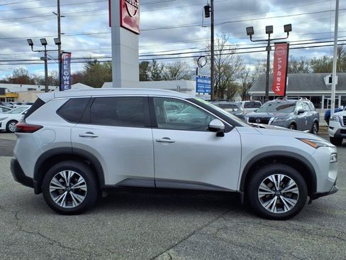 Used 2022 Nissan Rogue SV w/ SV Premium Package AWD/4WD image 4
