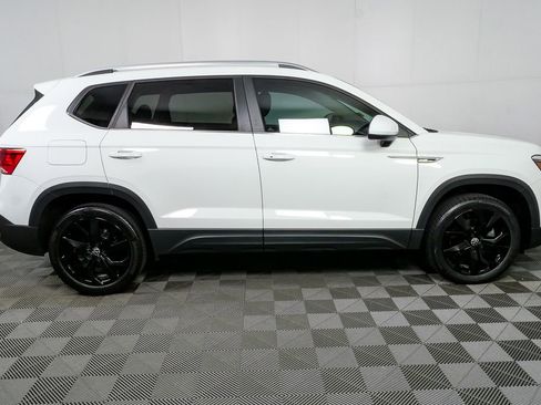 Used 2022 Volkswagen Taos SE w/ IQ.Drive SE Package image 2