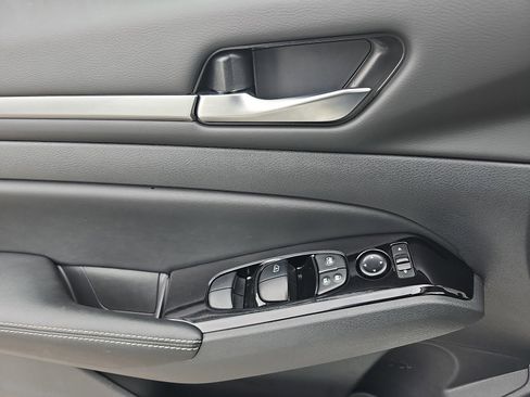 Used 2025 Nissan Altima 2.5 SL image 29