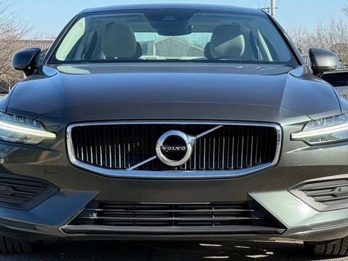 Used 2019 Volvo S60 T5 Momentum w/ Premium Package image 8