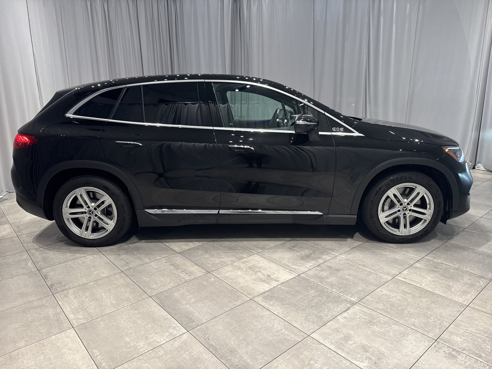 Used 2023 Mercedes-Benz EQE 350+ 4MATIC SUV image 4