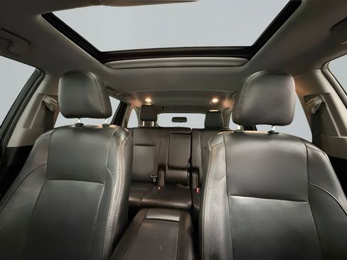 Used 2019 Toyota Highlander Limited image 18