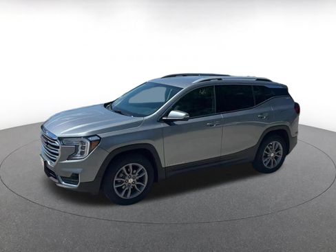 Used 2024 GMC Terrain SLT AWD/4WD image 8
