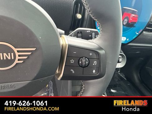 Used 2025 MINI Cooper 2-Door Hardtop FWD image 15