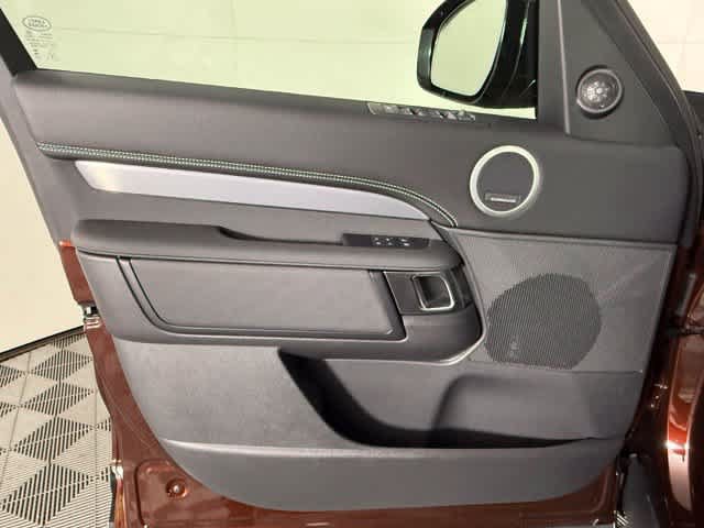 New 2026 Land Rover Discovery Limited Edition AWD/4WD image 20