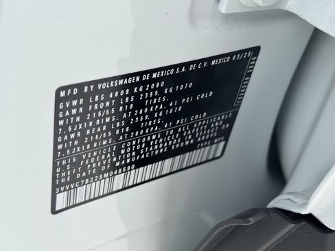 New 2025 Volkswagen Taos SE image 32