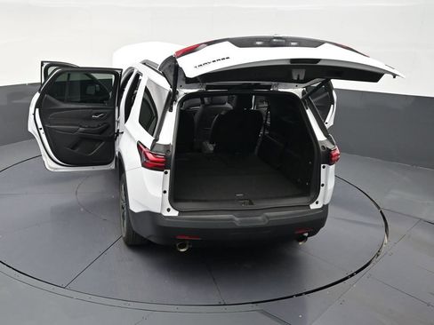Used 2024 Chevrolet Traverse RS FWD image 32