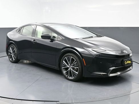 Used 2024 Toyota Prius XLE FWD image 5