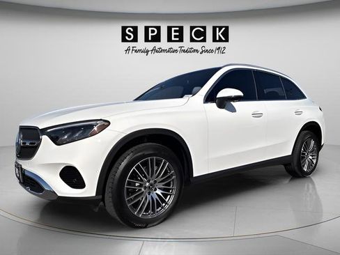 Used 2024 Mercedes-Benz GLC 300 4MATIC image 1