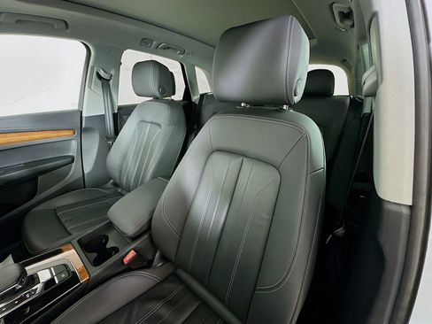 Certified 2023 Audi Q5 2.0T Premium w/ Convenience Package image 19