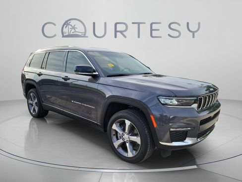 Used 2025 Jeep Grand Cherokee L Limited w/ Trailer Tow Package RWD image 5