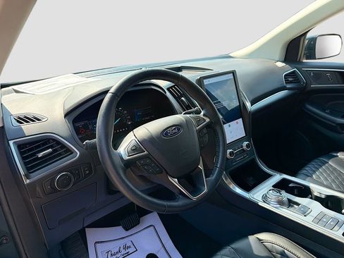 Used 2024 Ford Edge Titanium AWD/4WD image 9