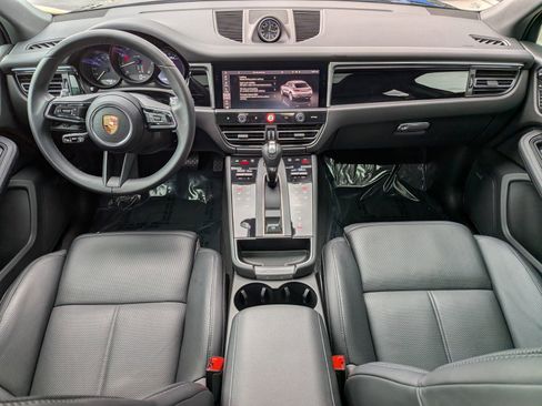 Used 2025 Porsche Macan image 23