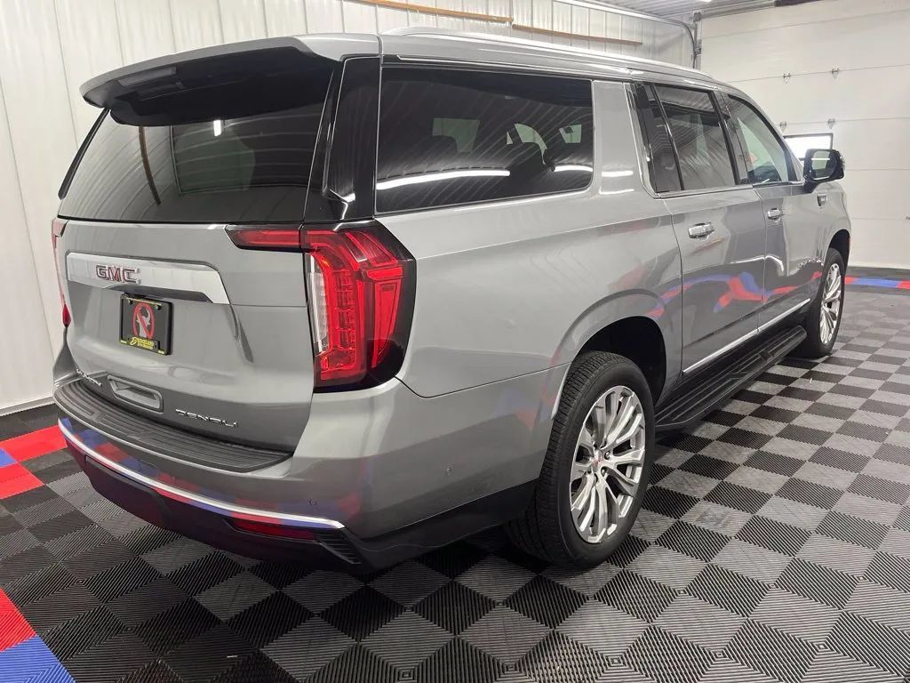 Used 2024 GMC Yukon XL Denali w/ Advanced Technology Package AWD/4WD image 3