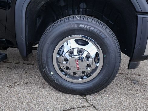 New 2026 GMC Sierra 3500 SLE image 28