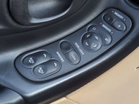 Used 1999 Chevrolet Corvette Convertible w/ Memory Pkg image 15