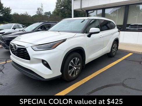 Certified 2021 Toyota Highlander XLE AWD/4WD image 5