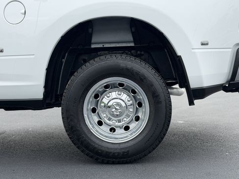 New 2026 RAM 3500 Laramie AWD/4WD image 9