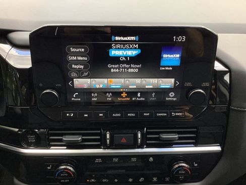 New 2025 Nissan Pathfinder SL w/ Black Appearance Package image 18