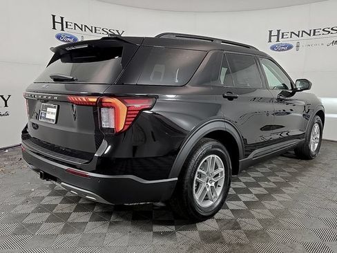 Used 2026 Ford Explorer Active w/ Active Comfort Package RWD image 4